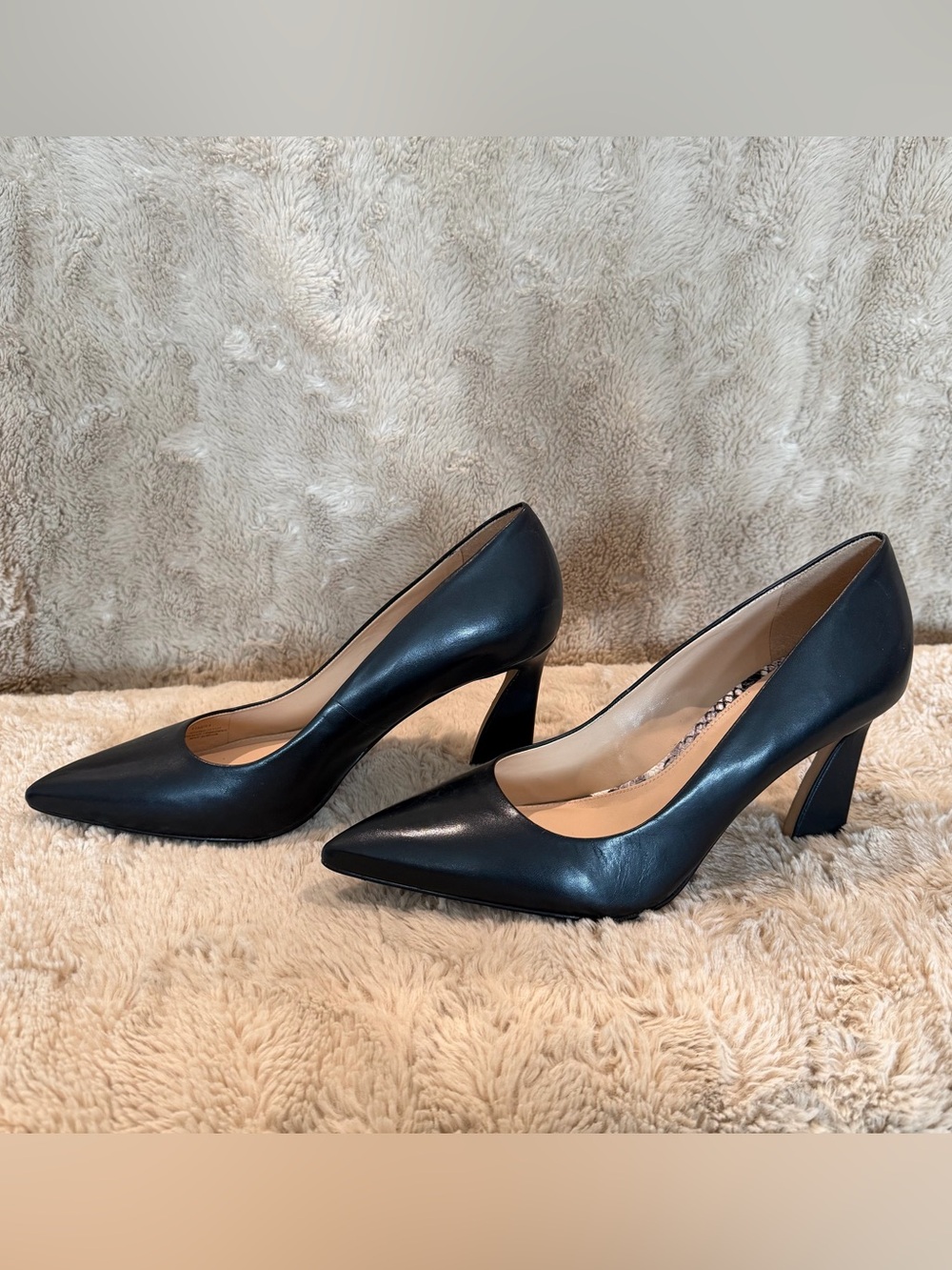 Vince Camuto Thanley Pointed Toe Pump Black Sz11 - Picture 10 of 13